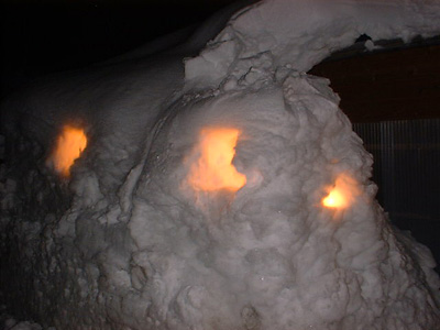 例年の雪灯篭