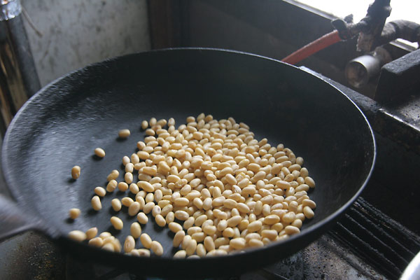豆農家直伝 煎り豆の作り方